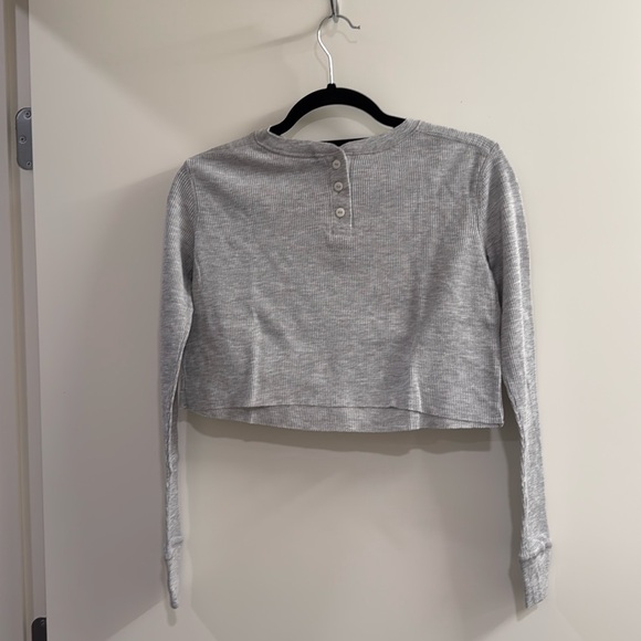 NEW with tag long sleeve cropped gray waffle knit top. - Picture 1 of 5